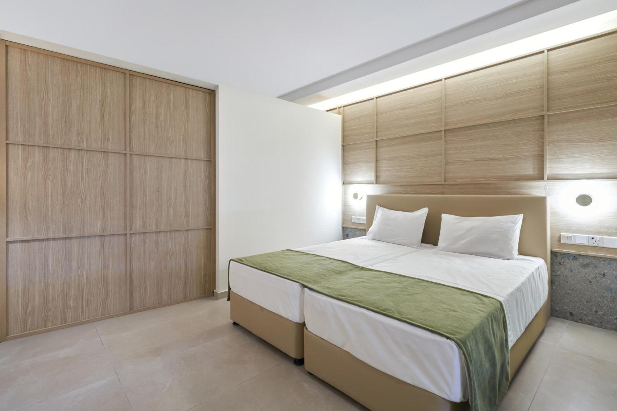 Eleni Hotel Klorakas
